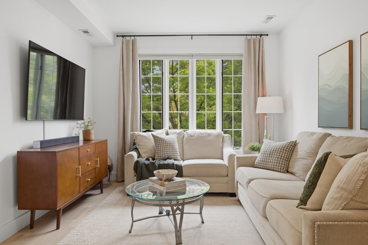 1333 N Bosworth Avenue #2, Chicago, IL 60642