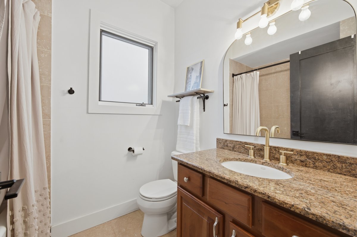 1333 N Bosworth Avenue #2, Chicago, IL 60642