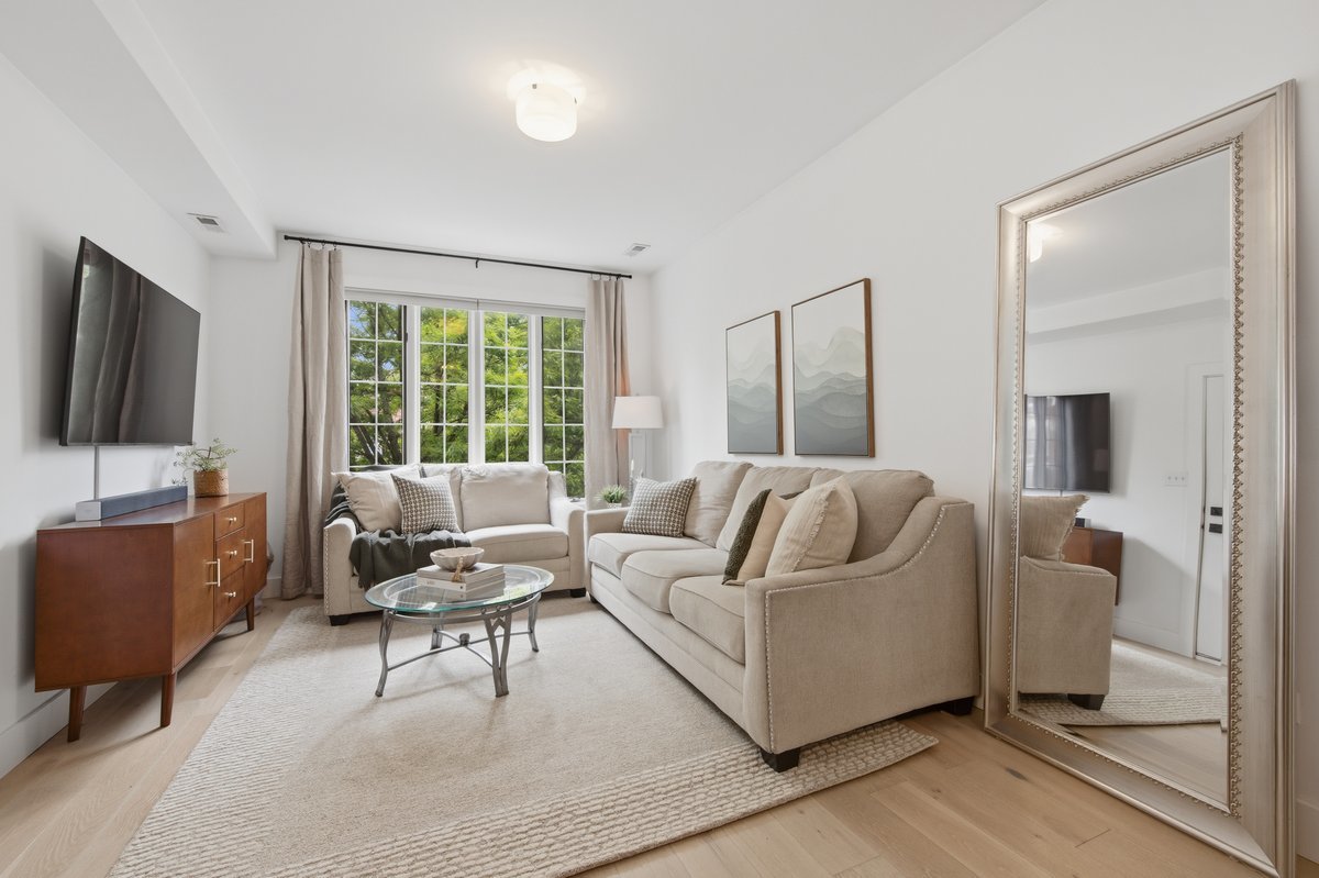 1333 N Bosworth Avenue #2, Chicago, IL 60642
