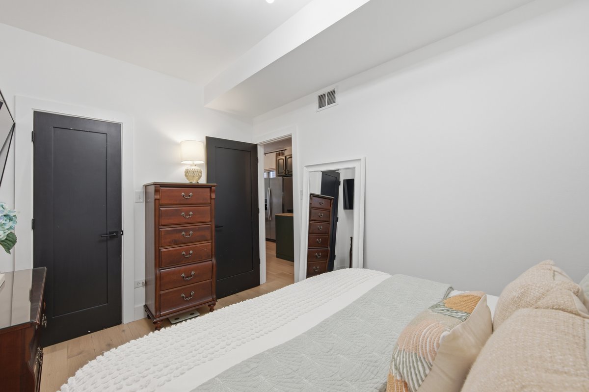 1333 N Bosworth Avenue #2, Chicago, IL 60642