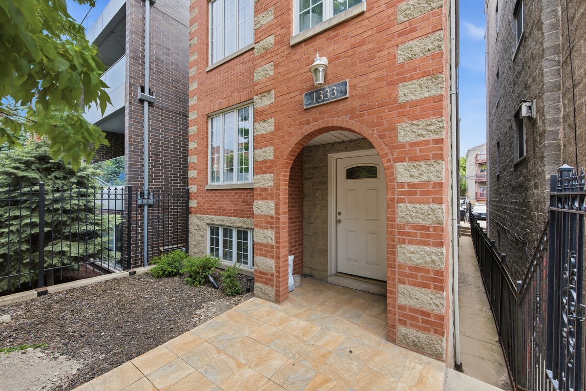 1333 N Bosworth Avenue #2, Chicago, IL 60642
