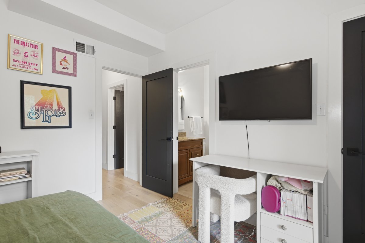 1333 N Bosworth Avenue #2, Chicago, IL 60642