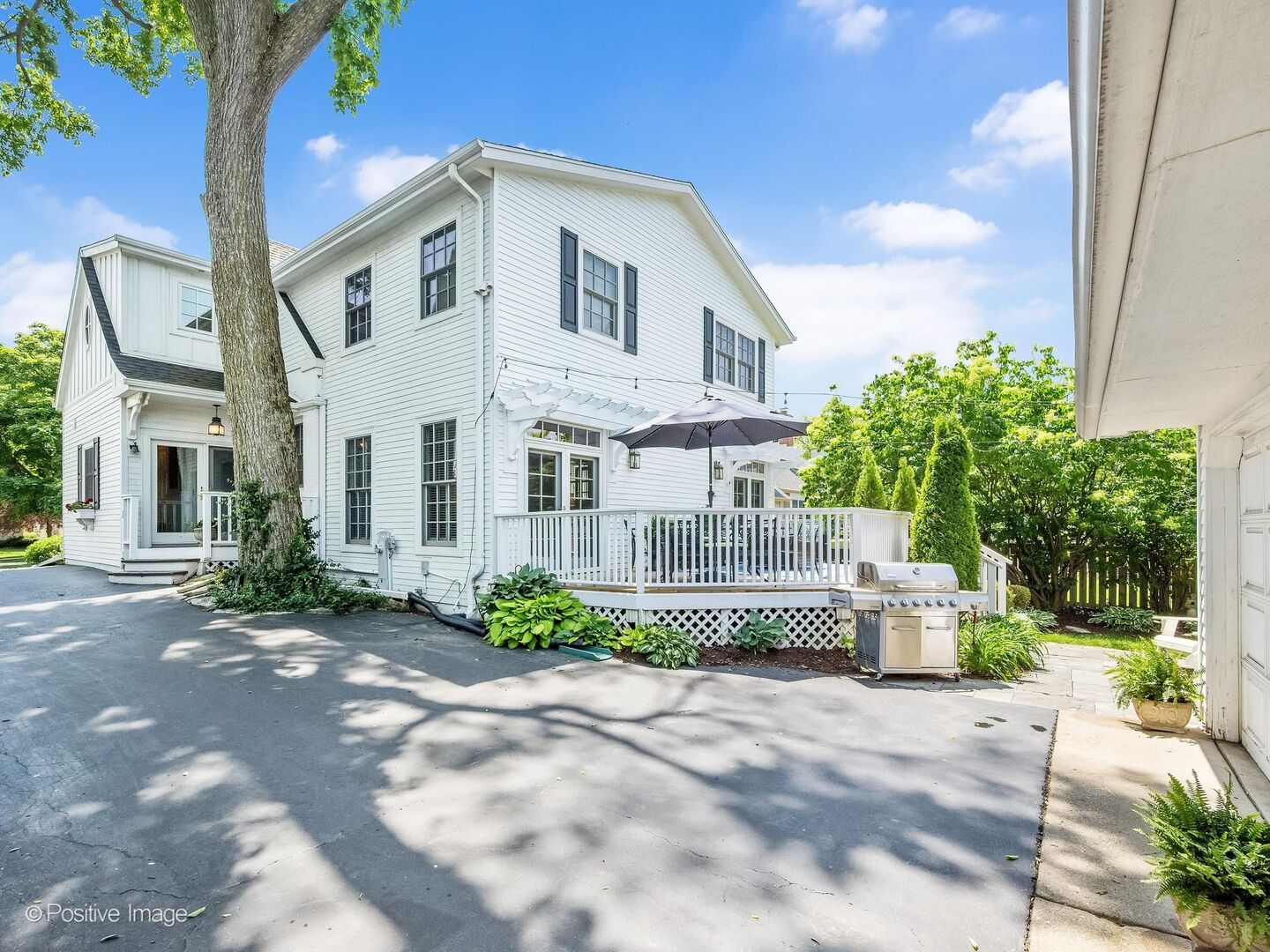 62 Waverly Avenue, Clarendon Hills, IL 60514