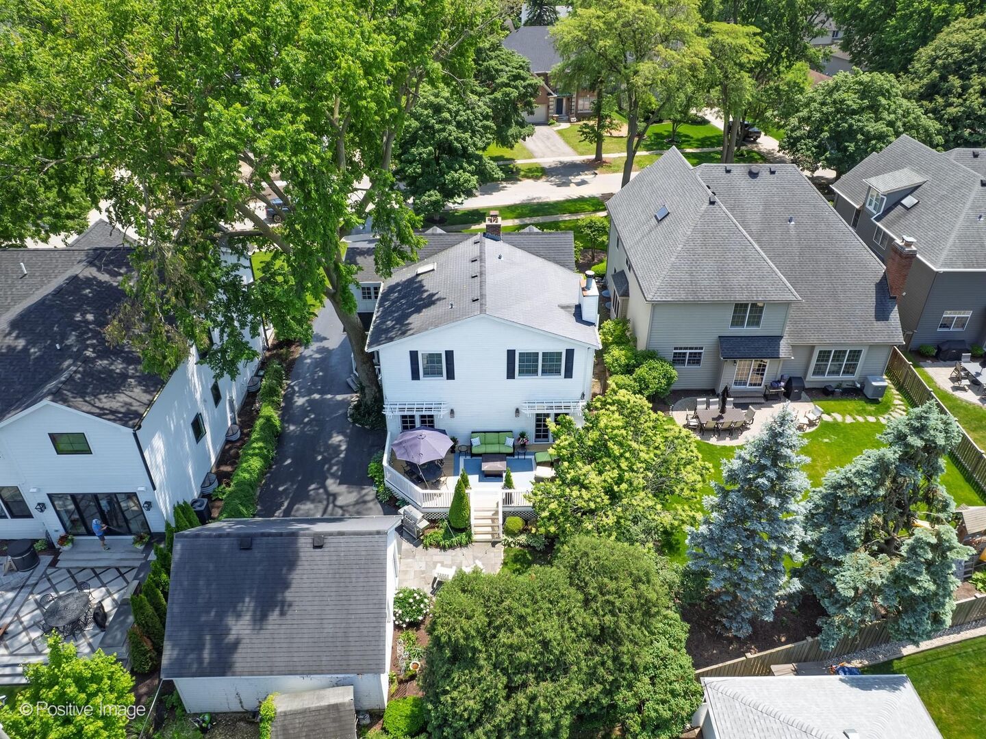 62 Waverly Avenue, Clarendon Hills, IL 60514