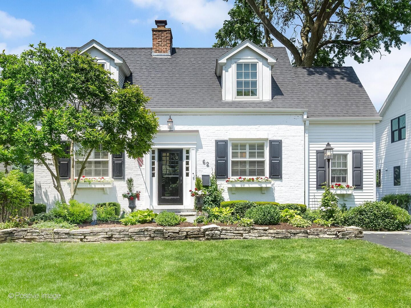 62 Waverly Avenue, Clarendon Hills, IL 60514