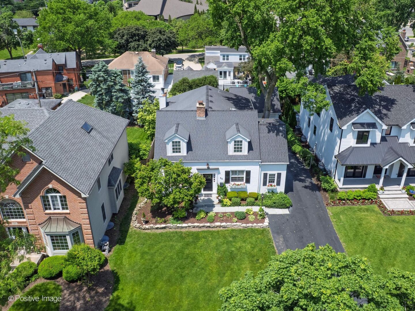 62 Waverly Avenue, Clarendon Hills, IL 60514