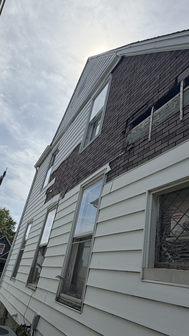 411 N Monroe Street, Clinton, IL 61727