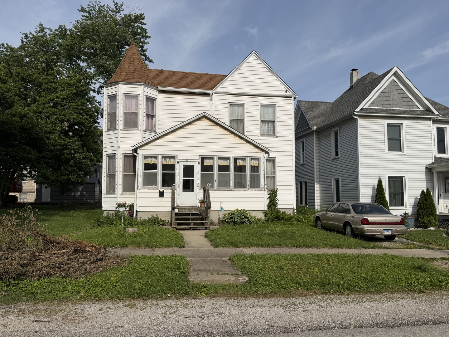 411 N Monroe Street, Clinton, IL 61727