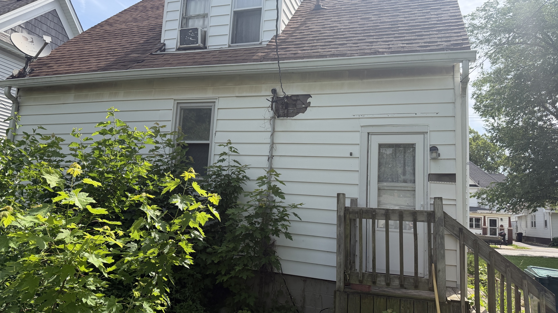 411 N Monroe Street, Clinton, IL 61727