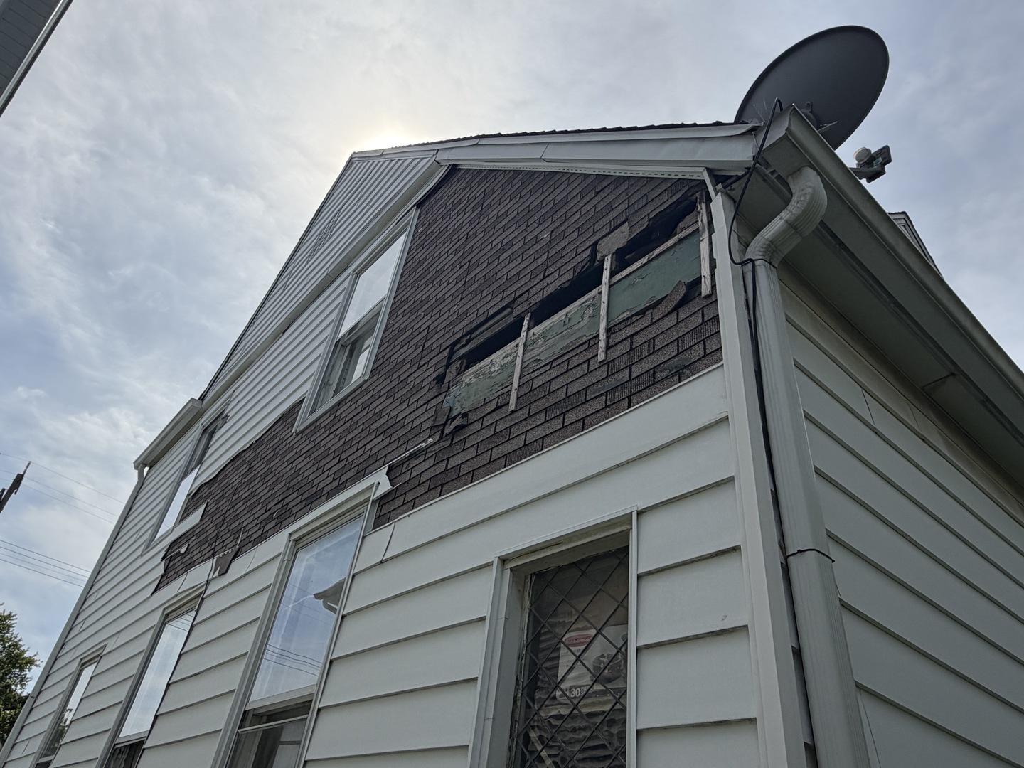 411 N Monroe Street, Clinton, IL 61727