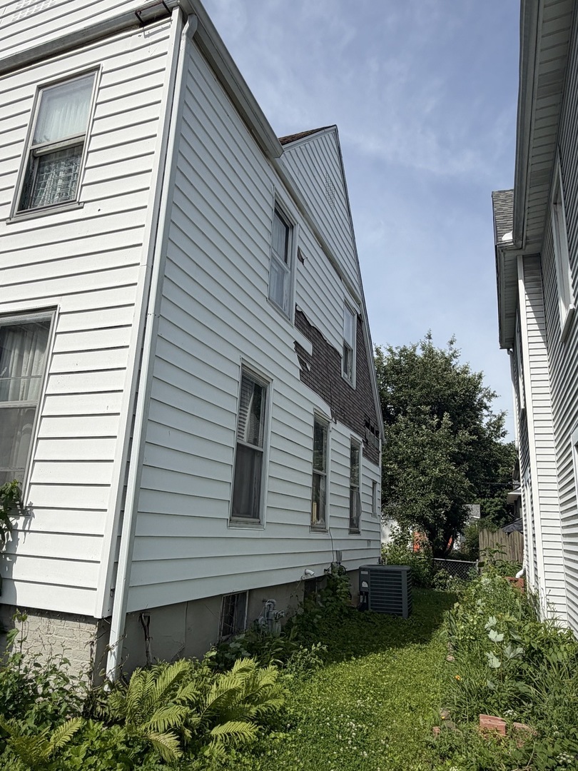 411 N Monroe Street, Clinton, IL 61727