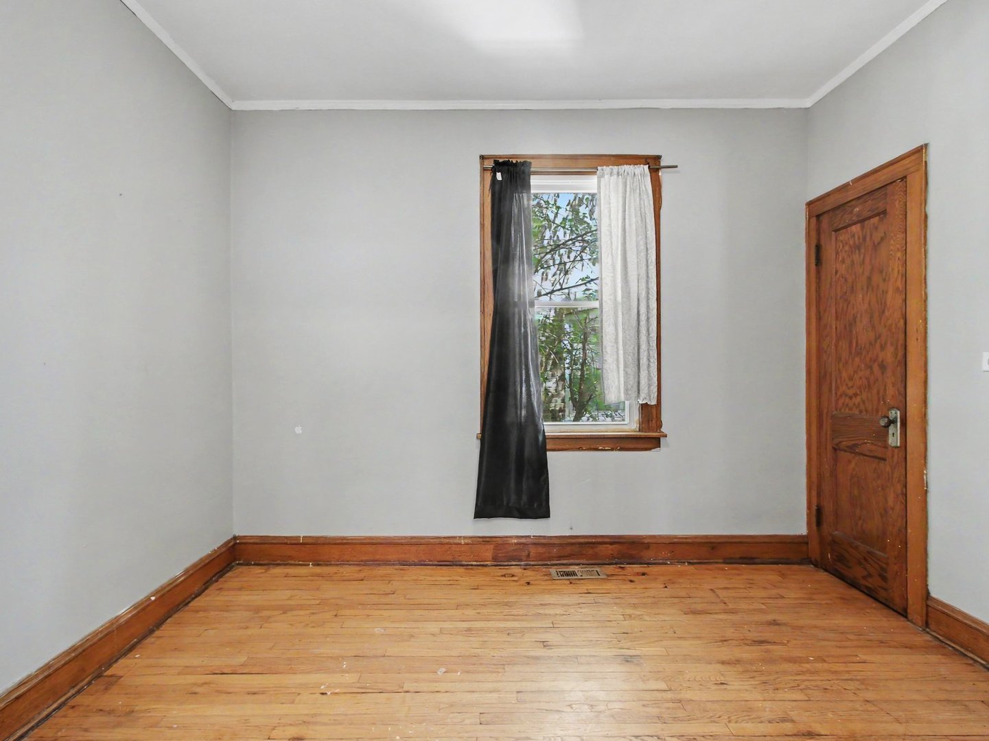 11949 S Lafayette Avenue, Chicago, IL 60628