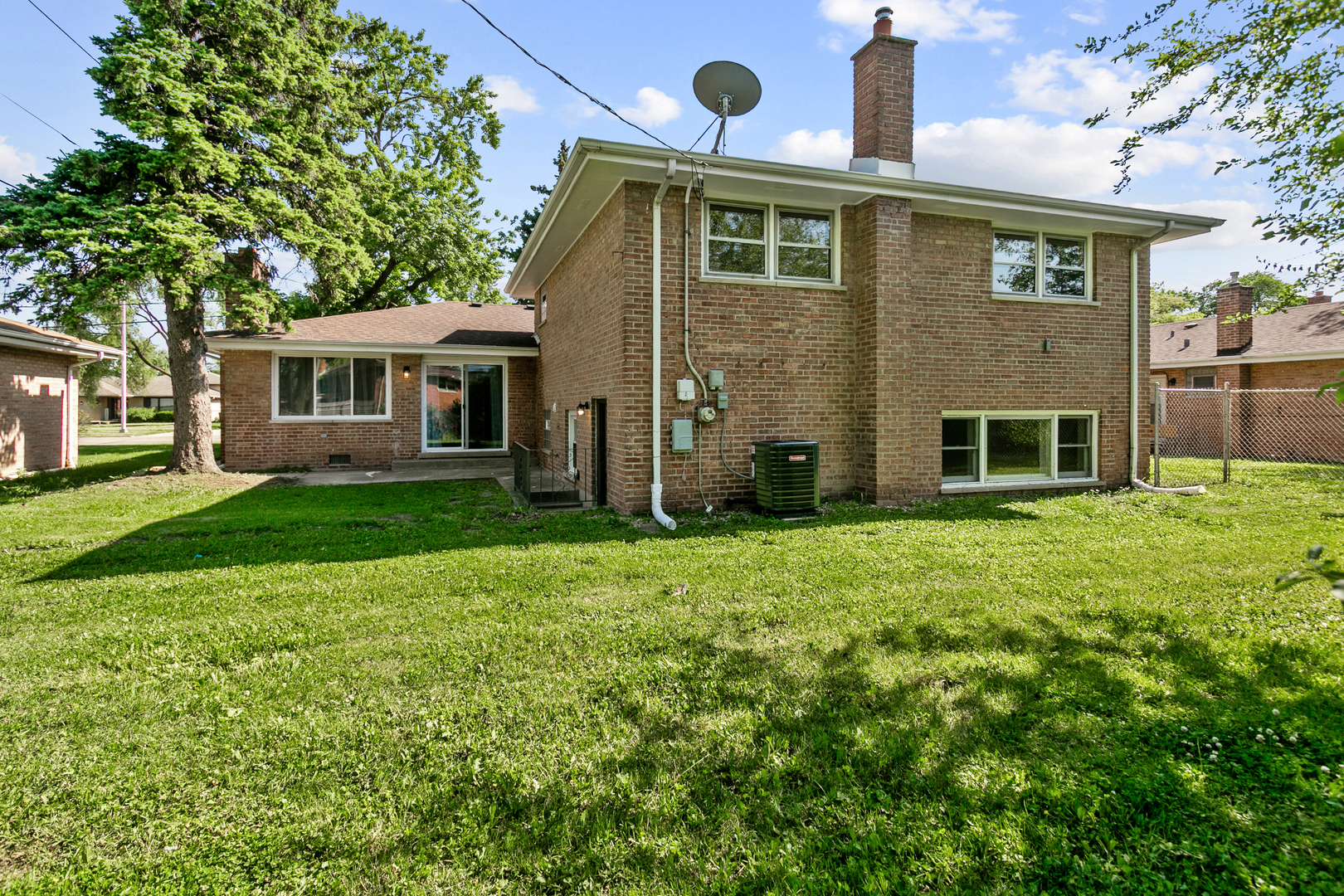 936 E 170th Street, South Holland, IL 60473