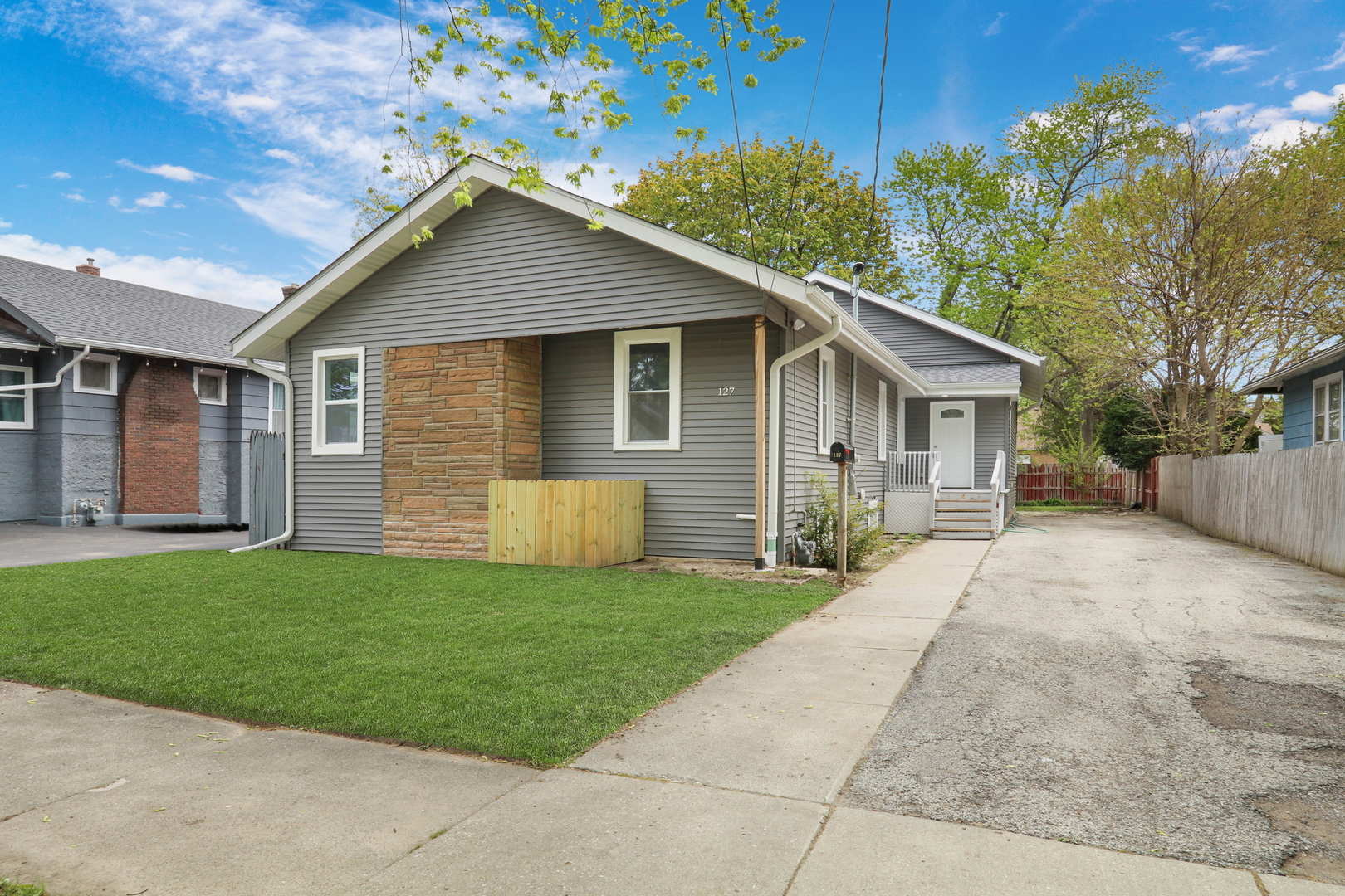 127 N Victory Street, Waukegan, IL 60085