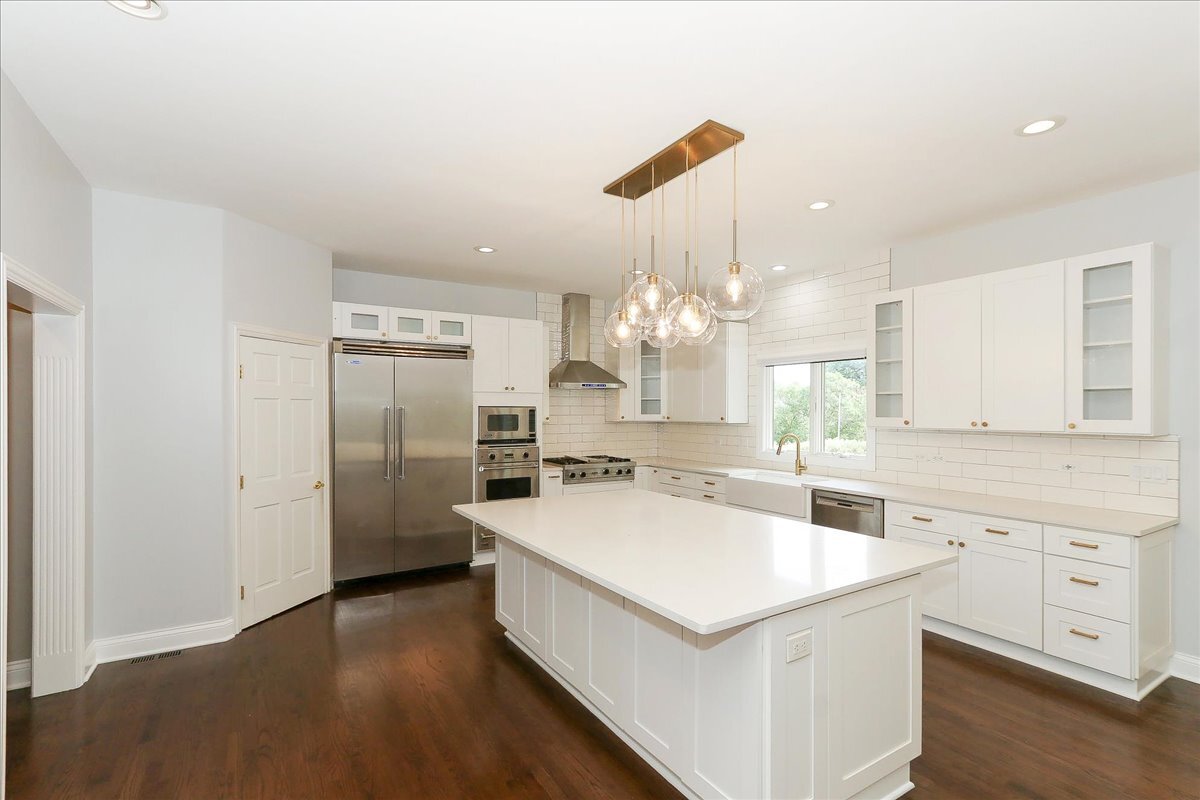 5N523 E Lakeview Circle, St. Charles, IL 60175