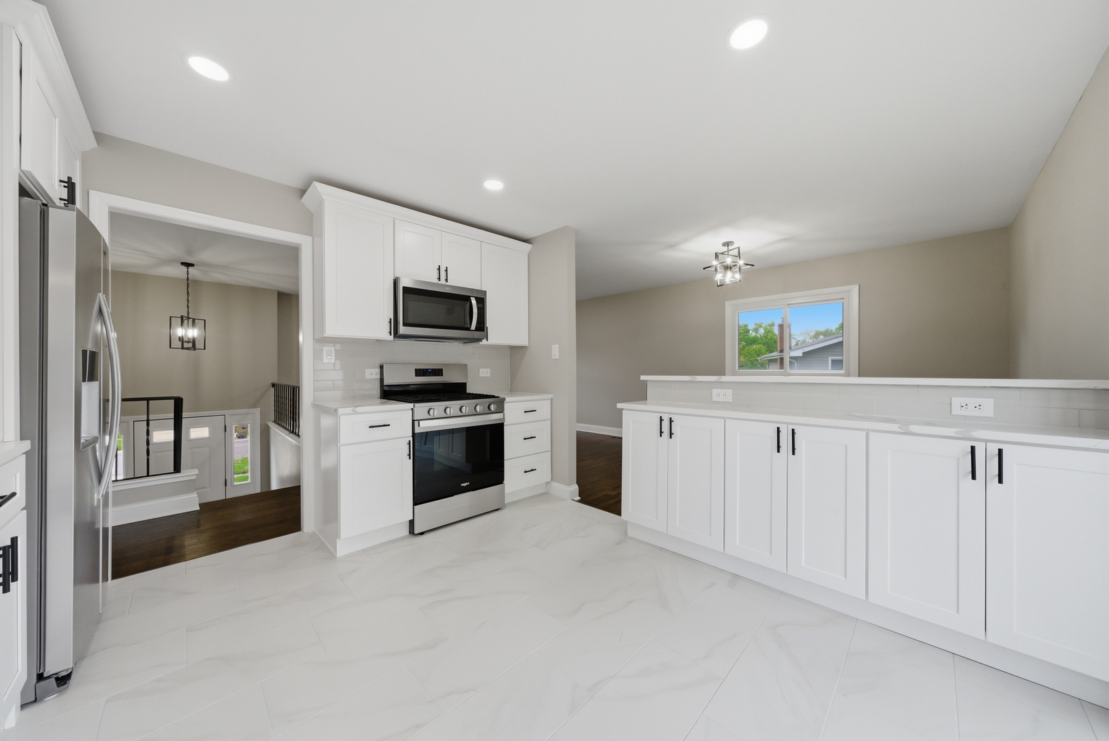 2S206 Mayfield Lane, Glen Ellyn, IL 60137