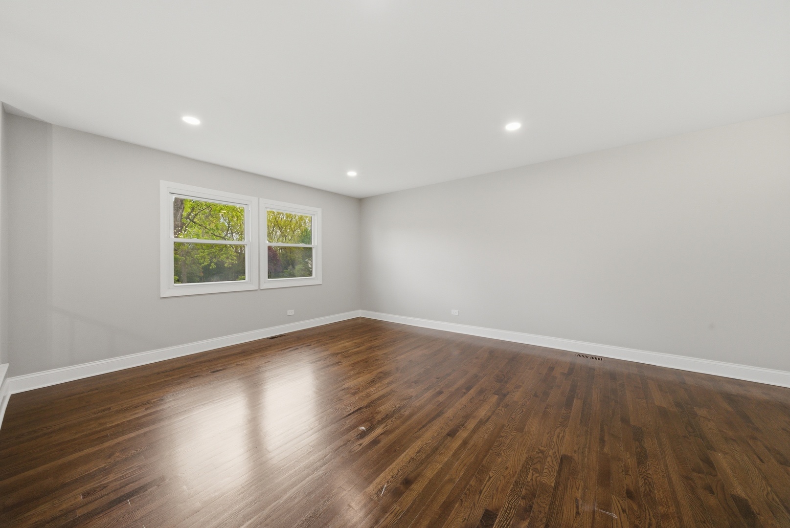 2S206 Mayfield Lane, Glen Ellyn, IL 60137
