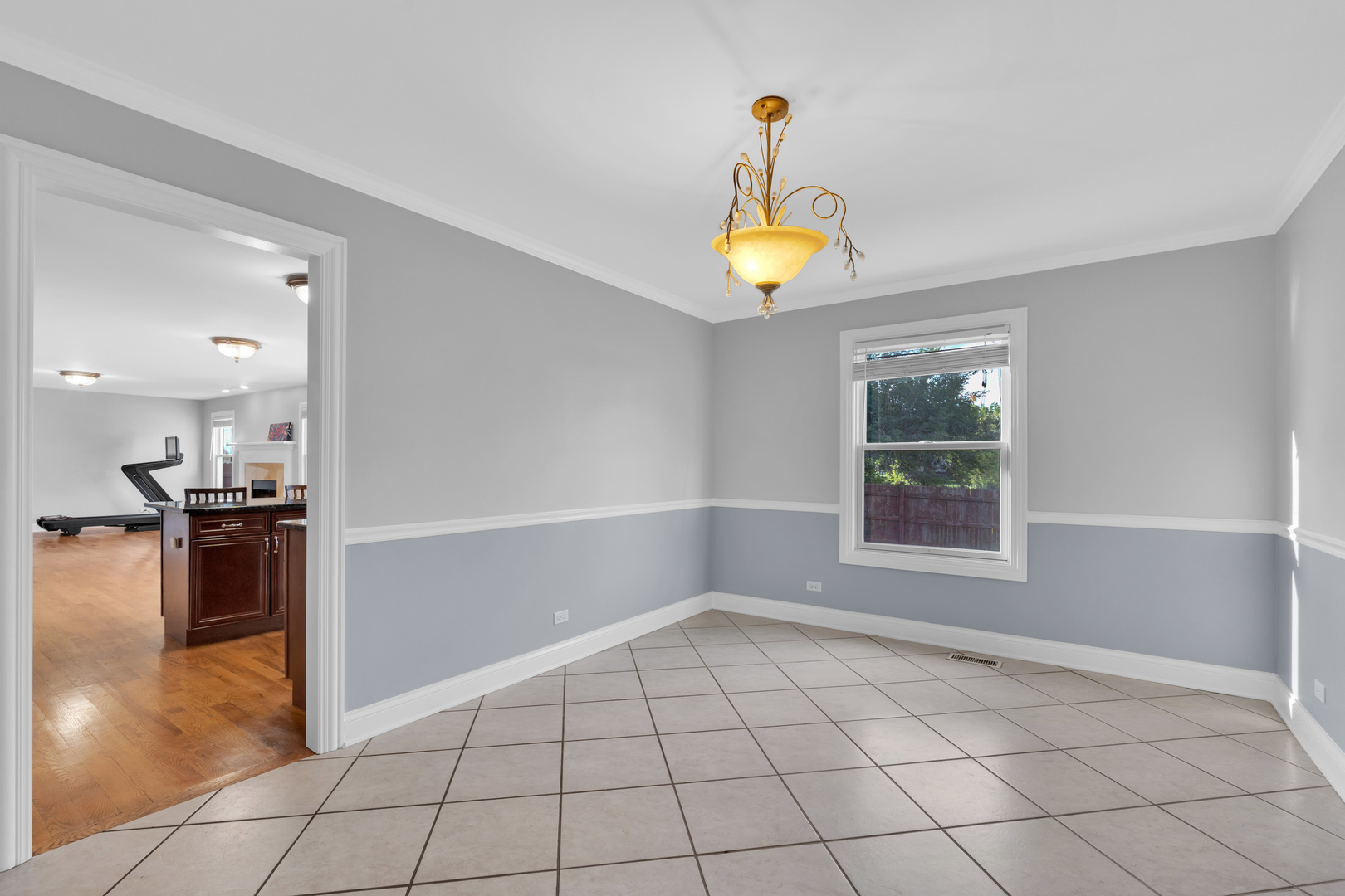 270 E Armitage Avenue, Addison, IL 60101
