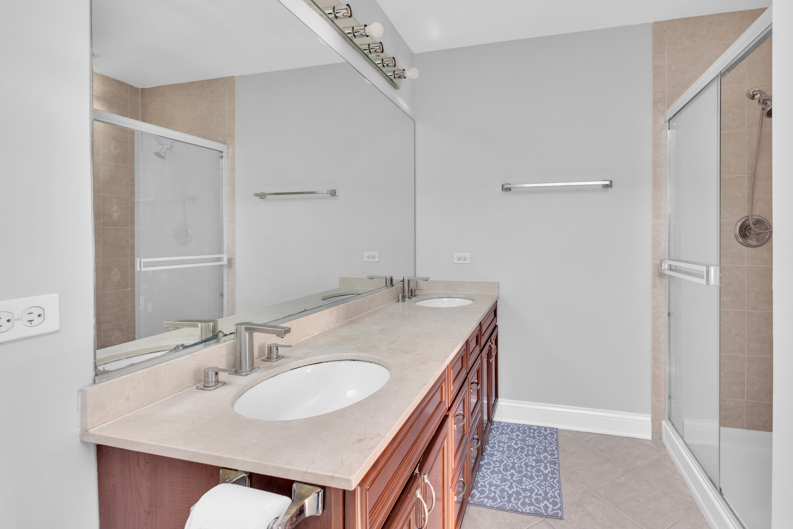 270 E Armitage Avenue, Addison, IL 60101
