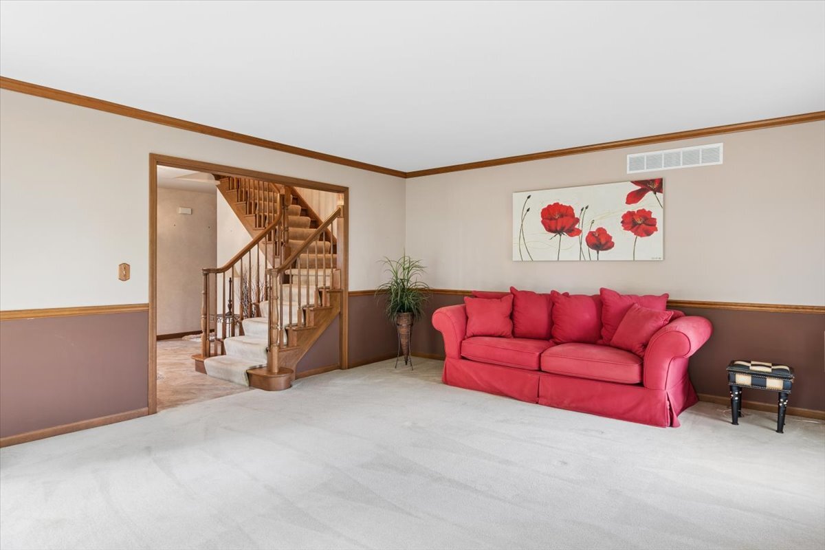 39W550 Deerpath Road, Aurora, IL 60506