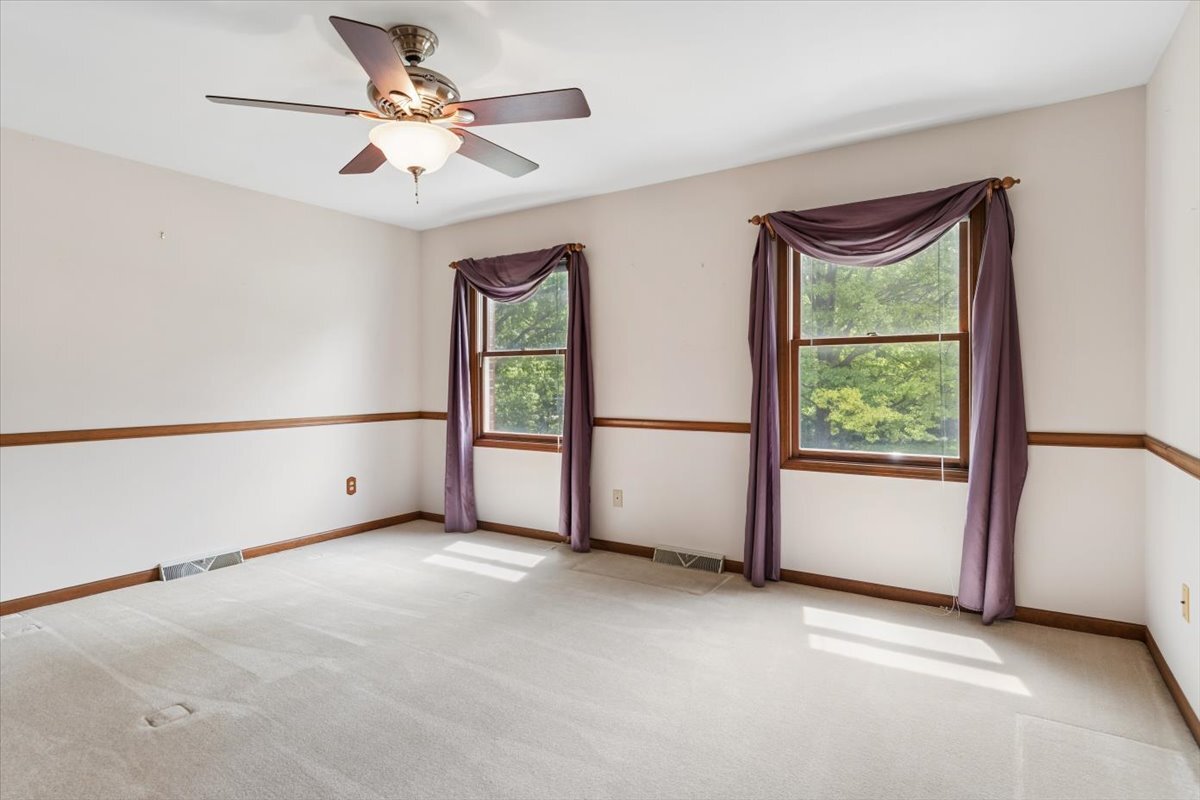 39W550 Deerpath Road, Aurora, IL 60506