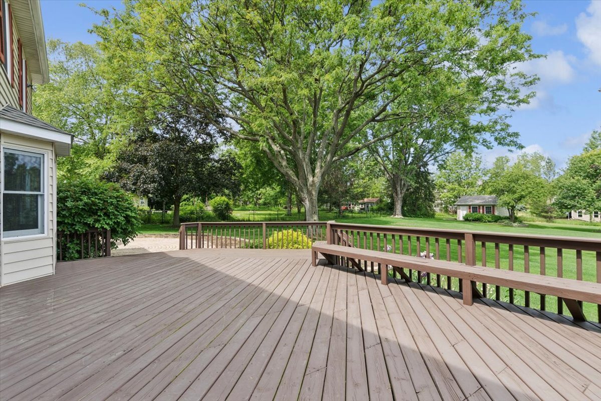 39W550 Deerpath Road, Aurora, IL 60506