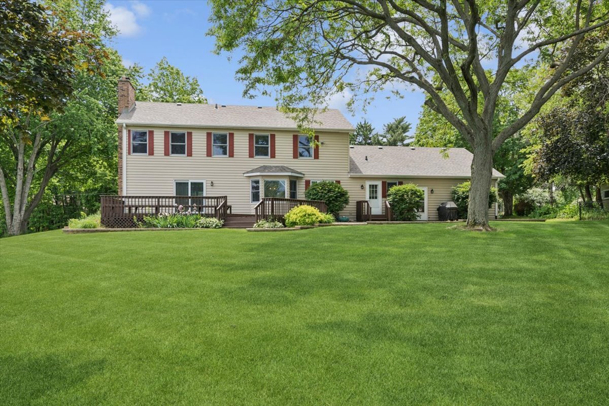 39W550 Deerpath Road, Aurora, IL 60506