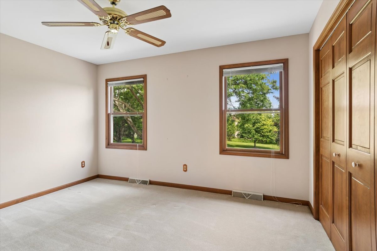 39W550 Deerpath Road, Aurora, IL 60506