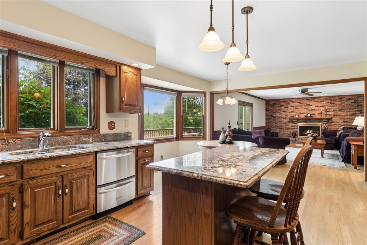 39W550 Deerpath Road, Aurora, IL 60506