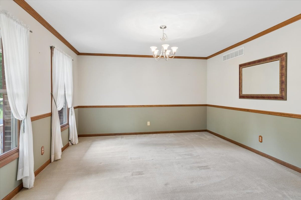 39W550 Deerpath Road, Aurora, IL 60506