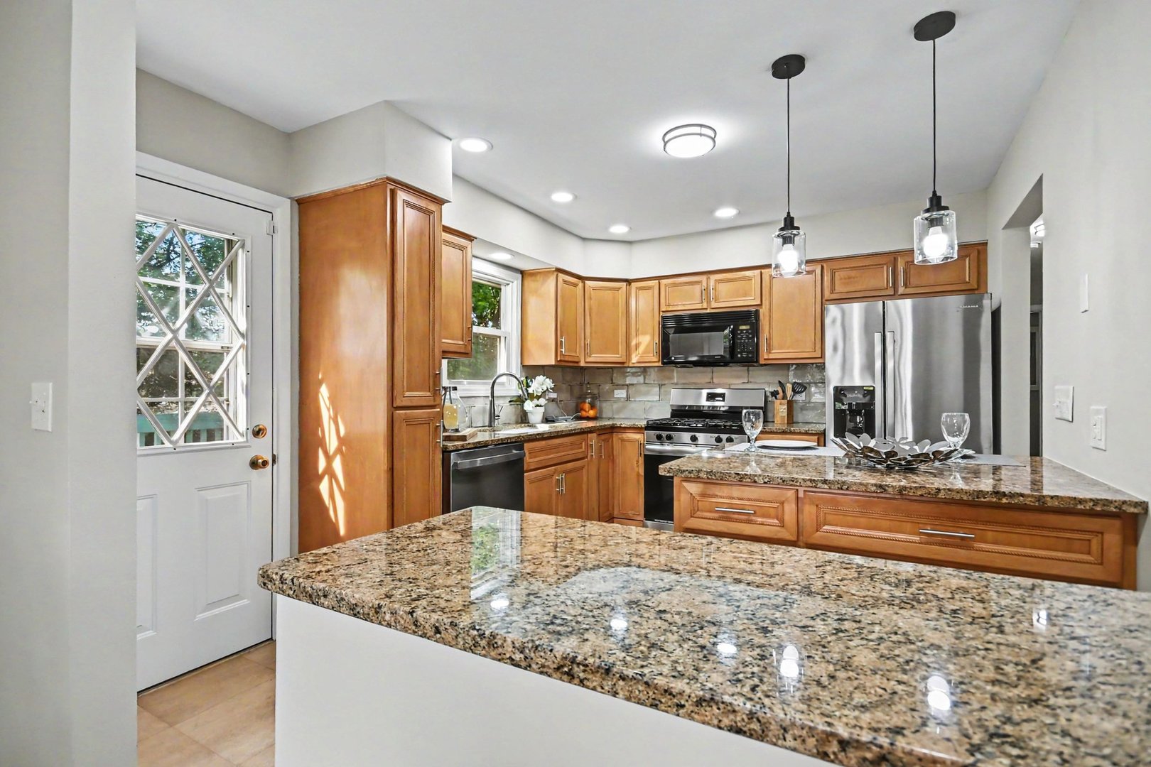 15405 James Drive, Oak Forest, IL 60452
