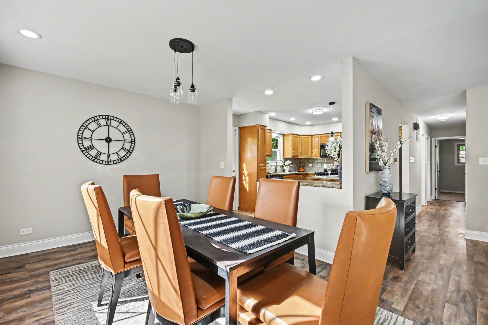 15405 James Drive, Oak Forest, IL 60452