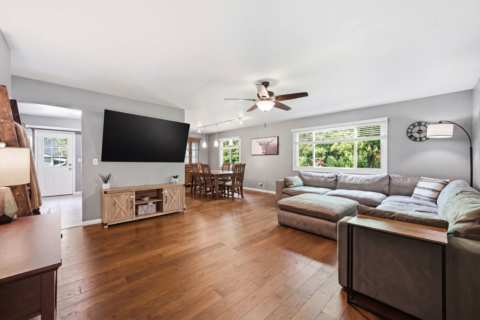 602 N ASHBURY Avenue, Bolingbrook, IL 60440