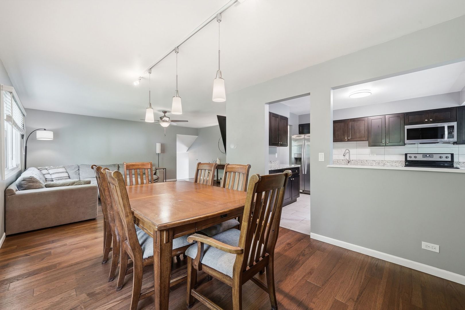 602 N ASHBURY Avenue, Bolingbrook, IL 60440
