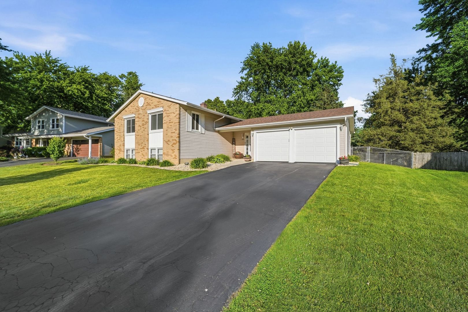 602 N ASHBURY Avenue, Bolingbrook, IL 60440