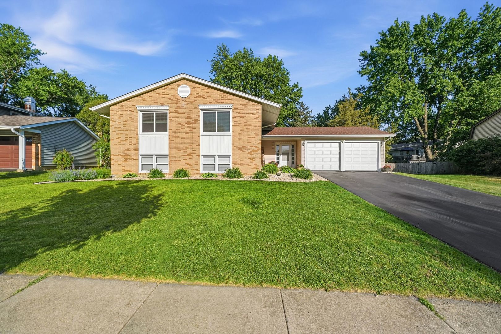 602 N ASHBURY Avenue, Bolingbrook, IL 60440