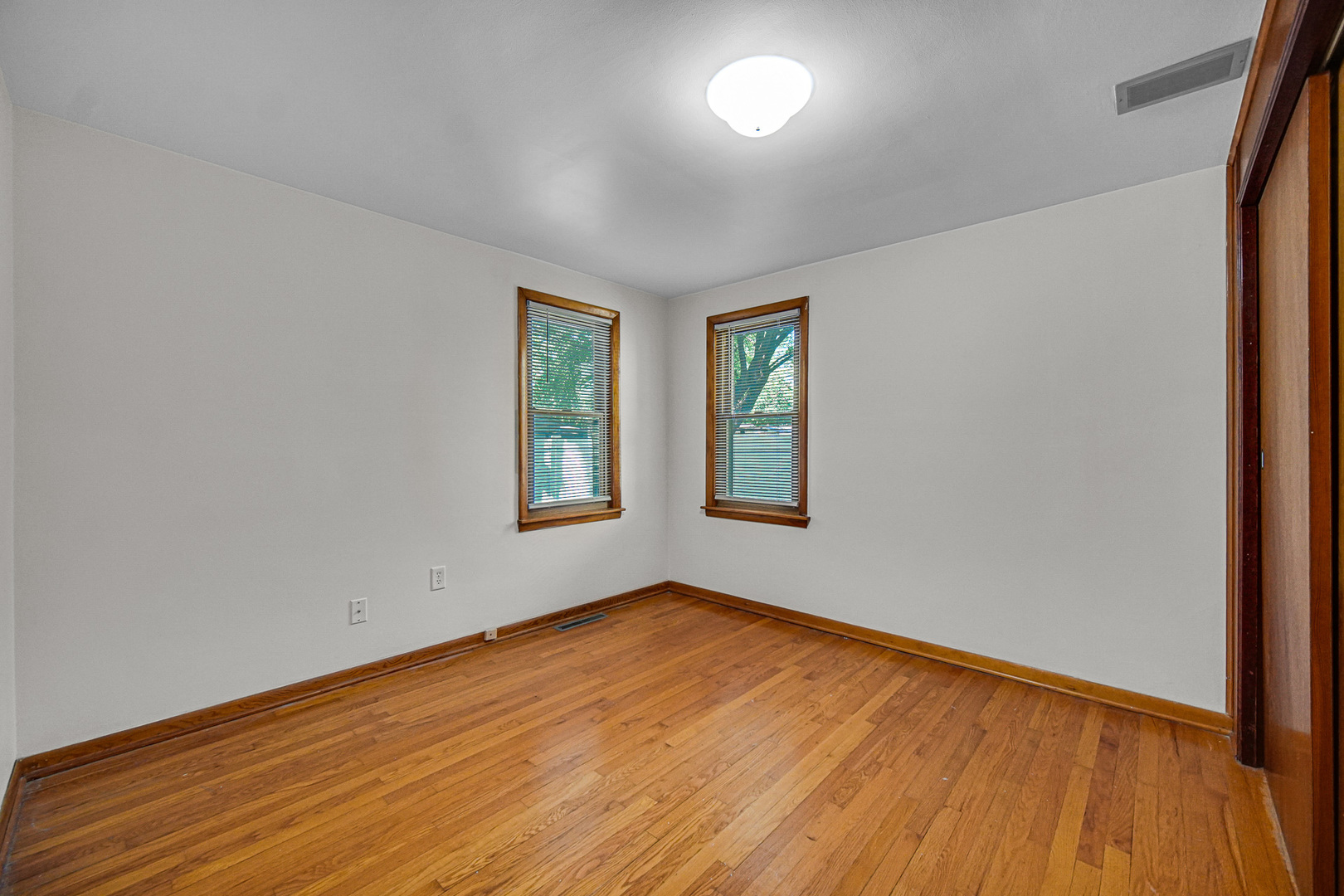 1545 S 4th Avenue, Kankakee, IL 60901