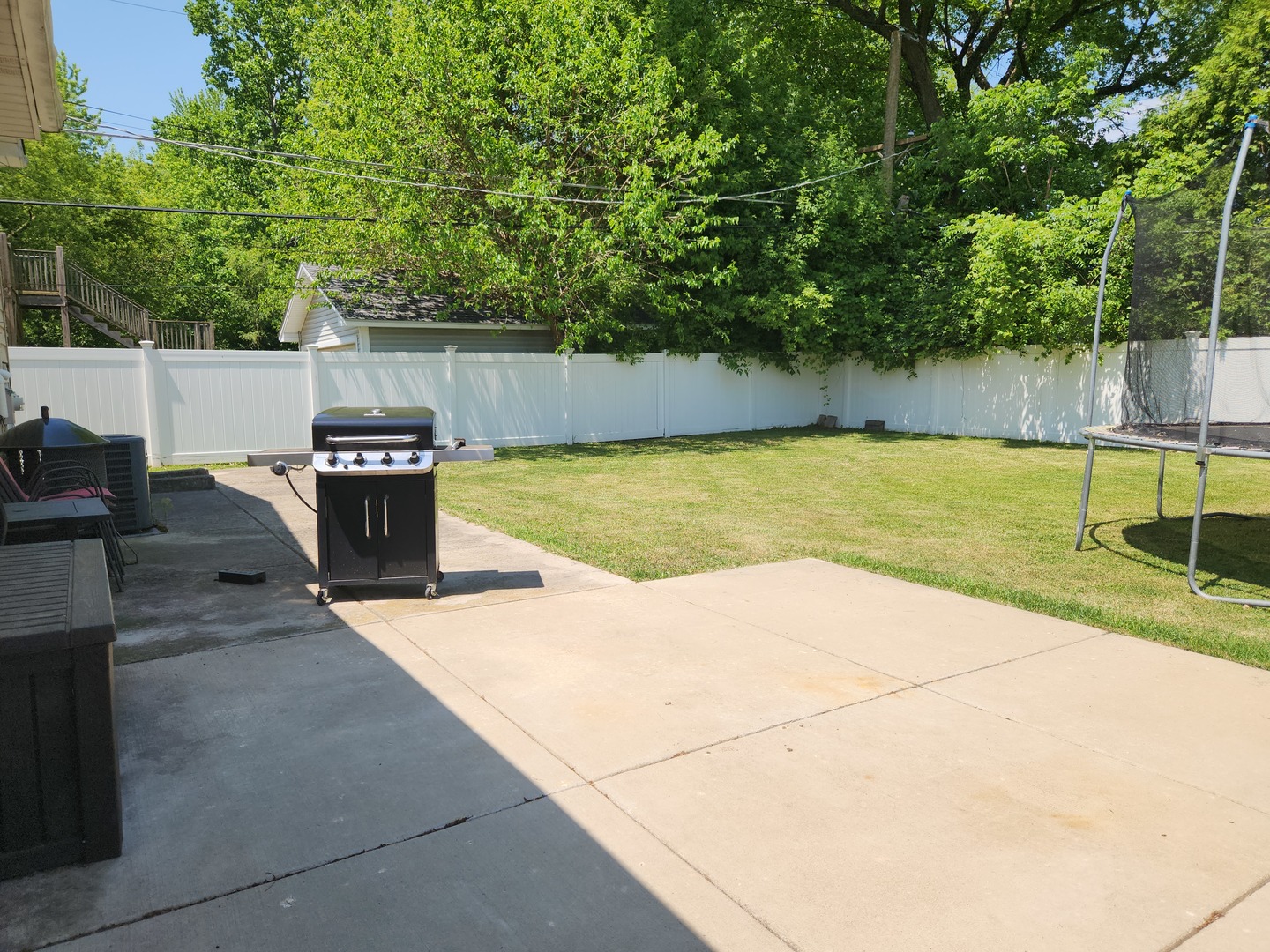 305 North Avenue, Antioch, IL 60002