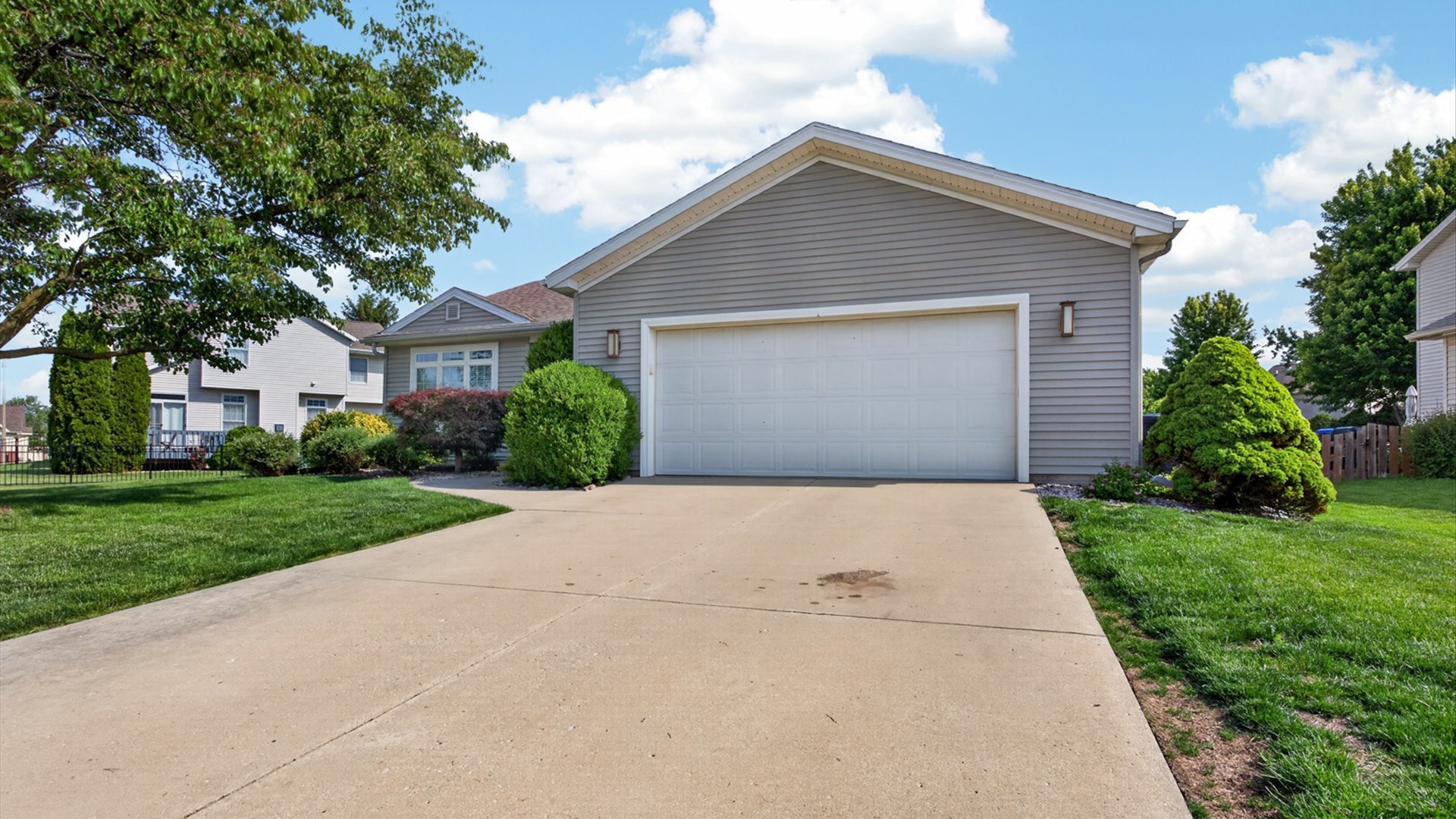 4 Minks Court, Bloomington, IL 61704