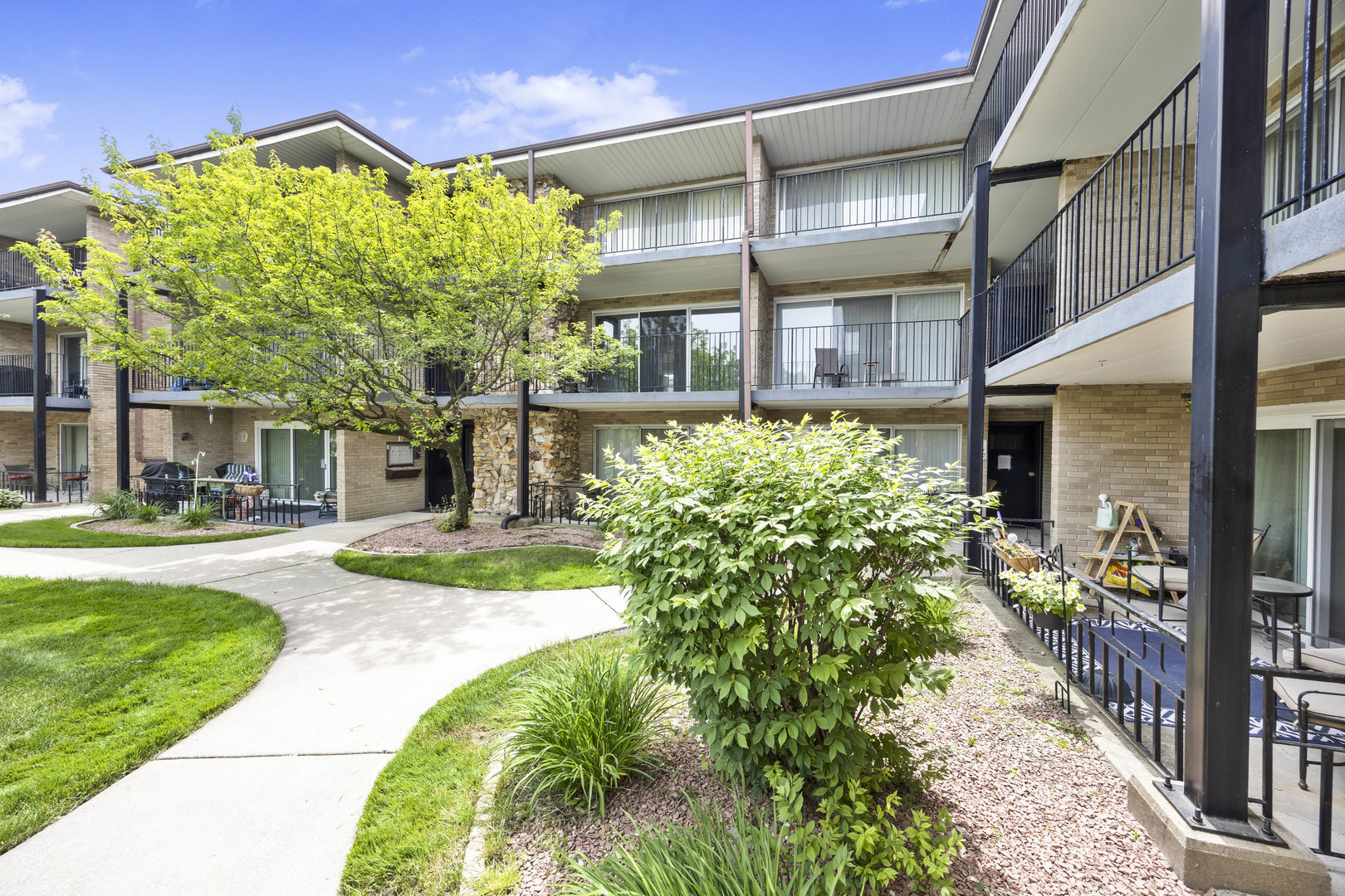 3175 W 115 Street #2W, Merrionette Park, IL 60803