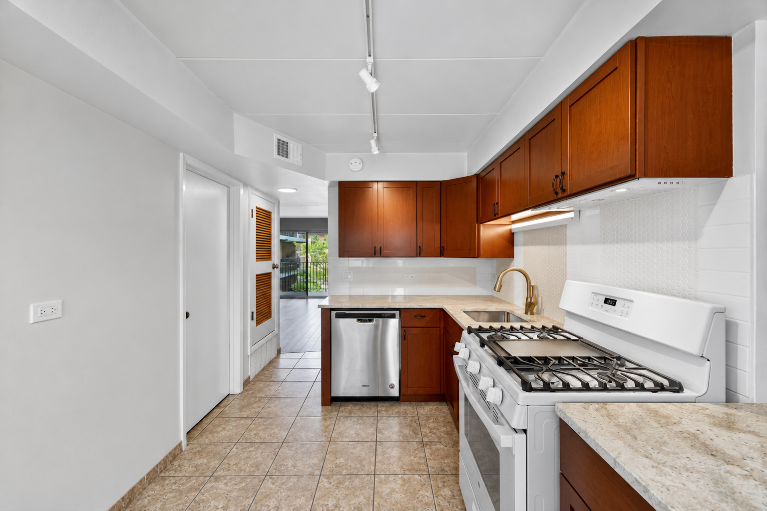 3175 W 115 Street #2W, Merrionette Park, IL 60803