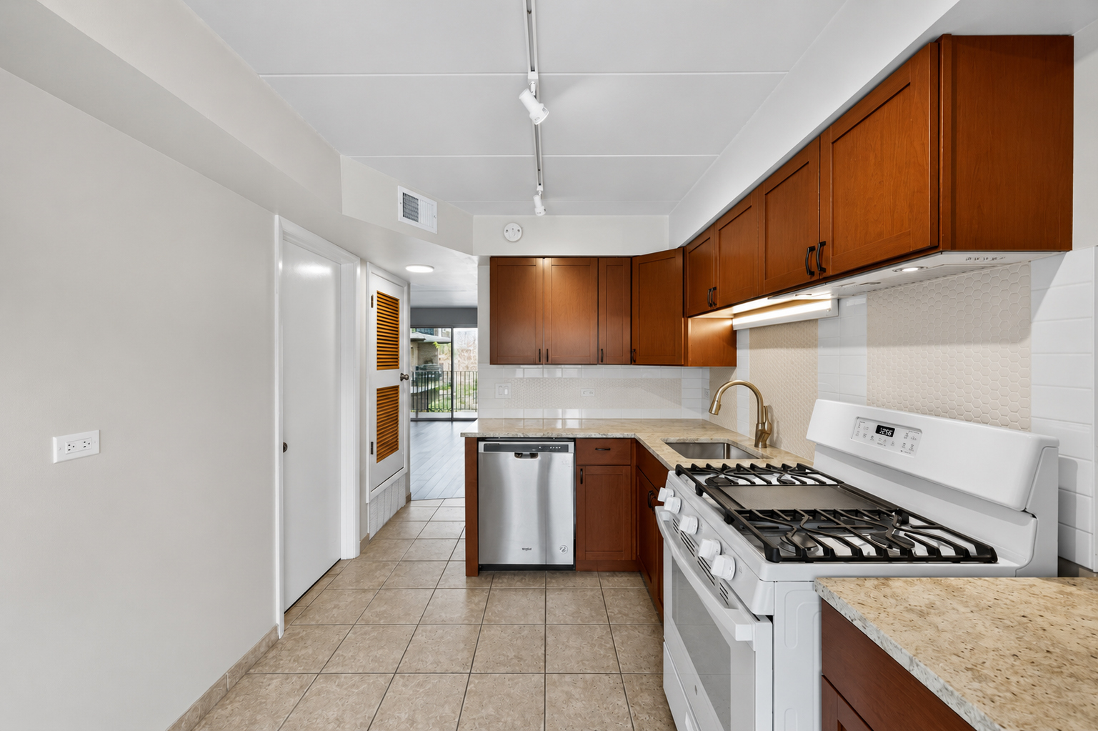 3175 W 115 Street #2W, Merrionette Park, IL 60803