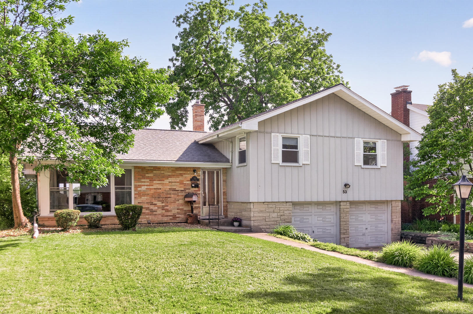 53 W Leslie Lane, Villa Park, IL 60181