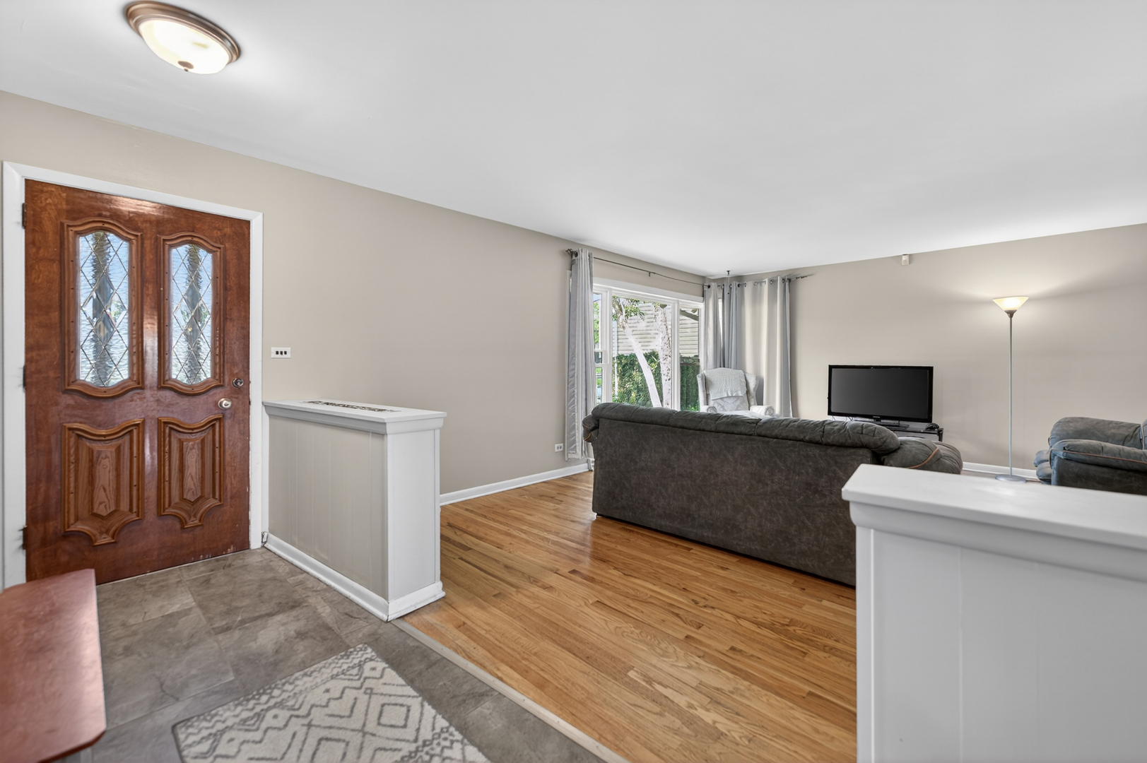 53 W Leslie Lane, Villa Park, IL 60181