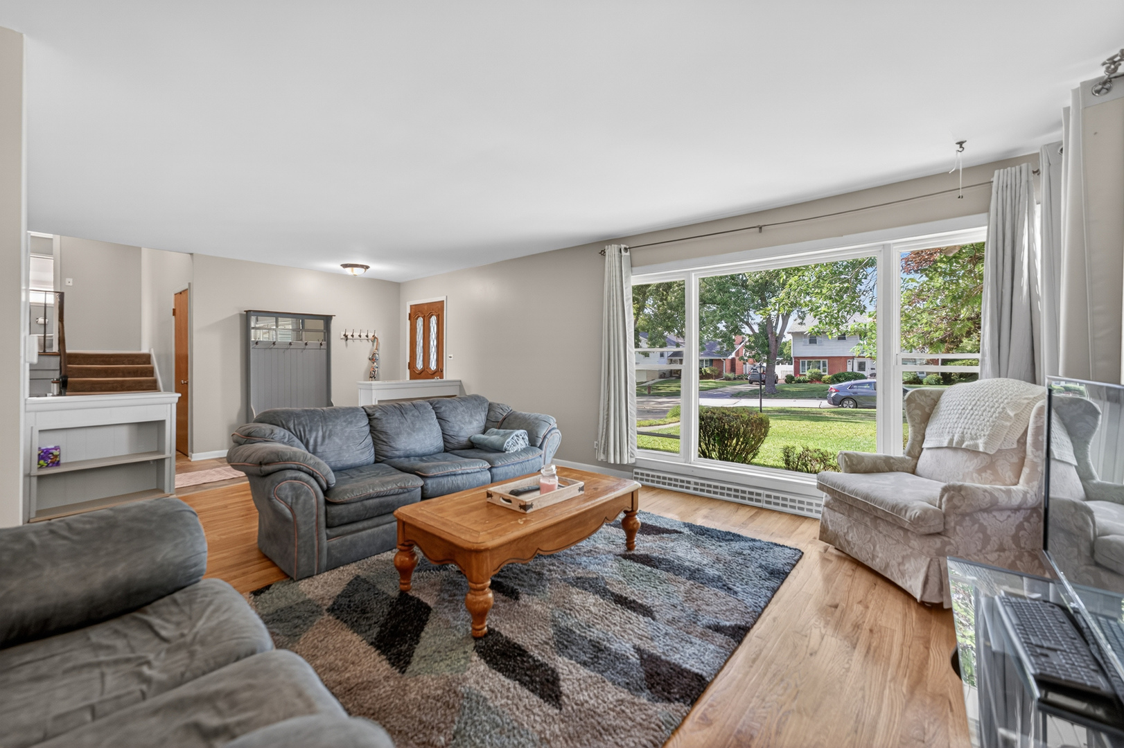 53 W Leslie Lane, Villa Park, IL 60181