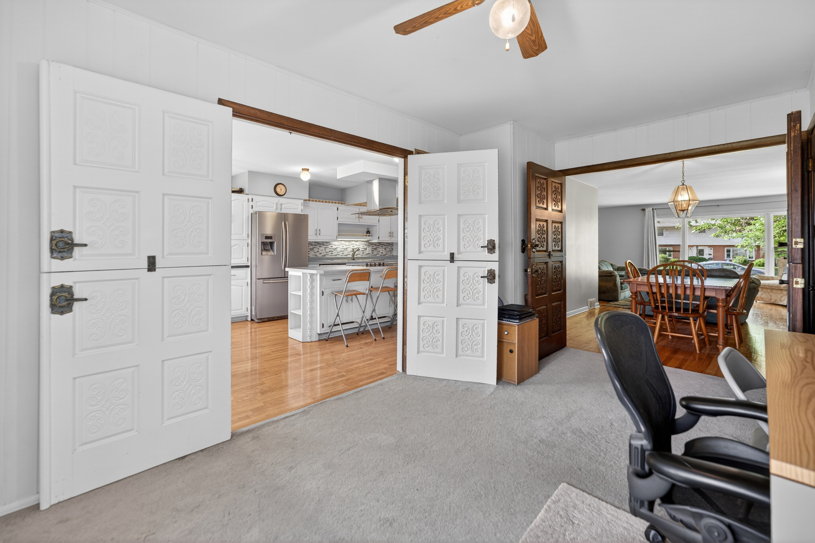 53 W Leslie Lane, Villa Park, IL 60181