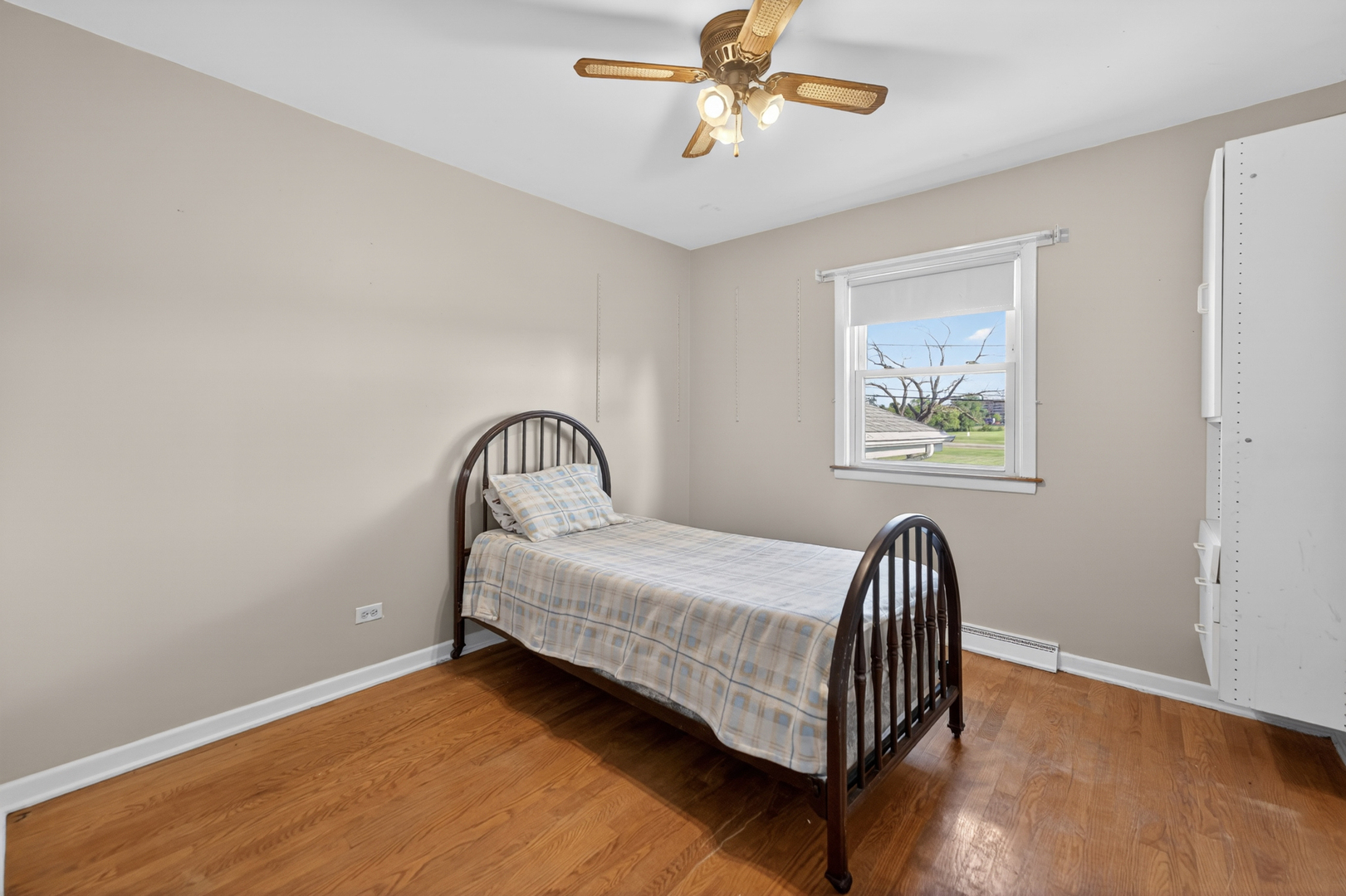 53 W Leslie Lane, Villa Park, IL 60181