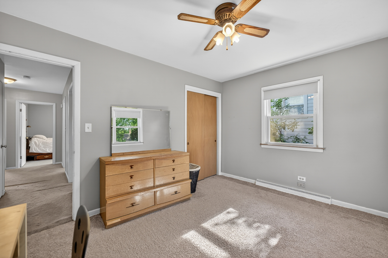 53 W Leslie Lane, Villa Park, IL 60181