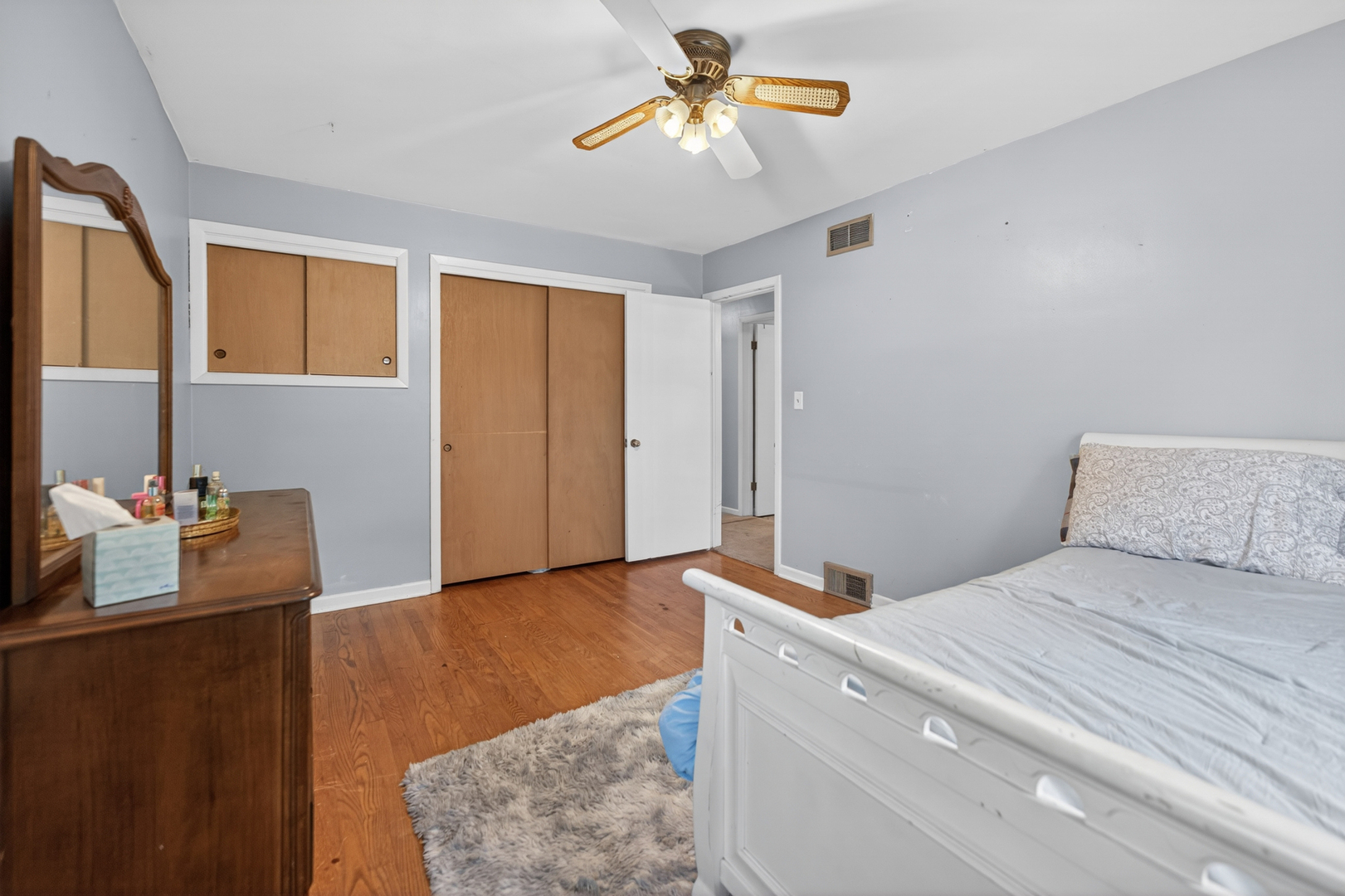 53 W Leslie Lane, Villa Park, IL 60181