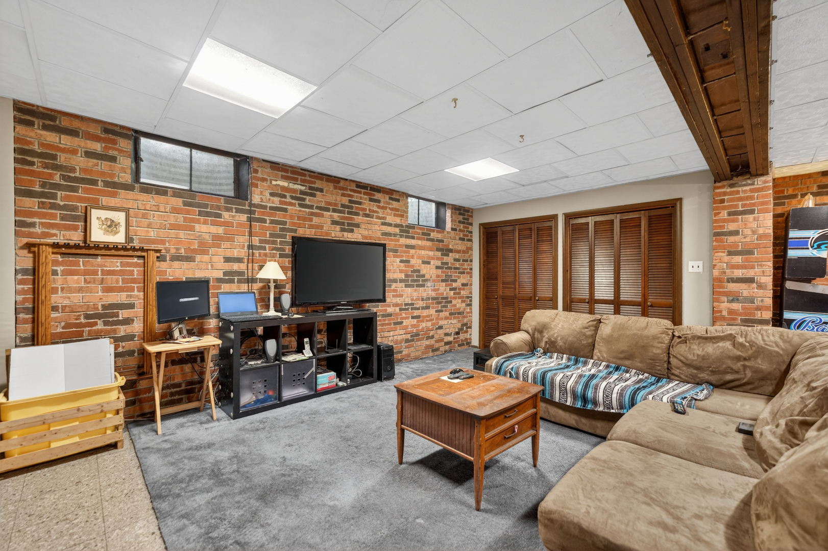 53 W Leslie Lane, Villa Park, IL 60181